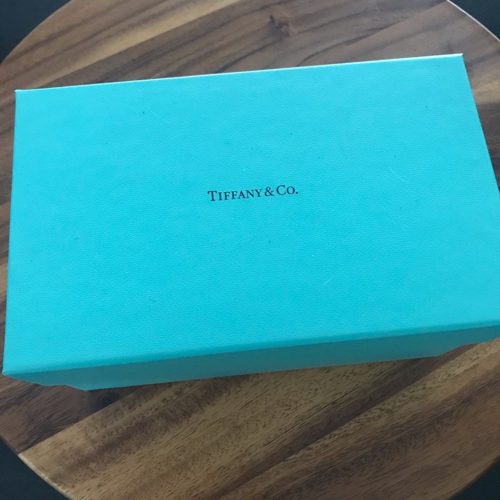 Tiffany vase oval shape
